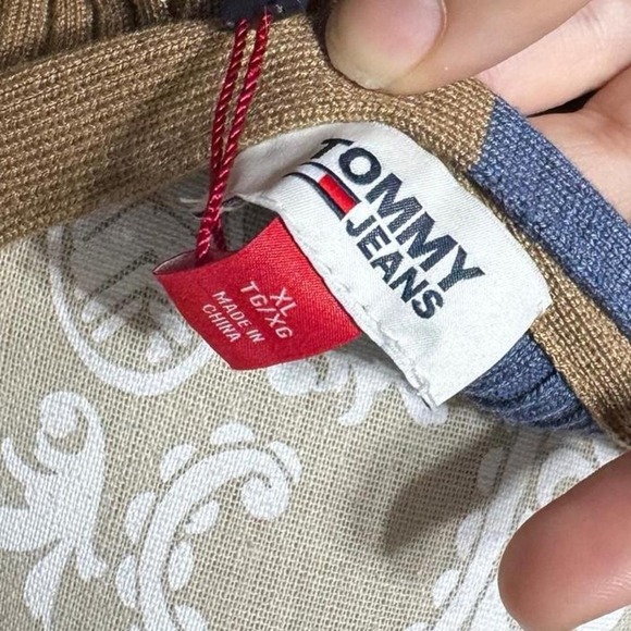 Tommy Jeans Colorblock Rib Knit Cardigan NWT Women's XL Logo Button Sweater - Picture 7 of 8